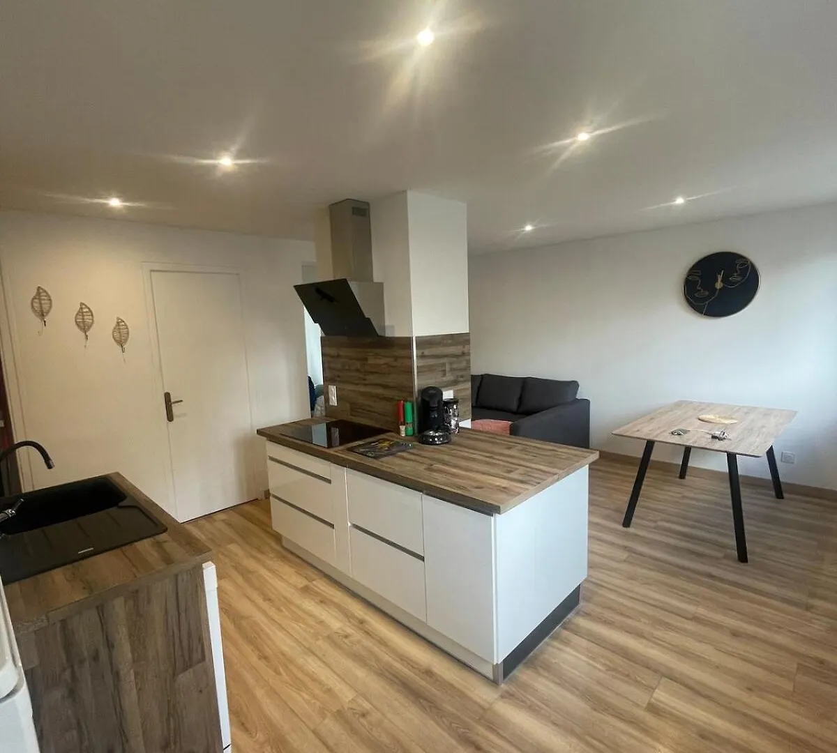 Appartement L'Hippolyte, 6 Personnes Avec Parking Privee à Grenoble